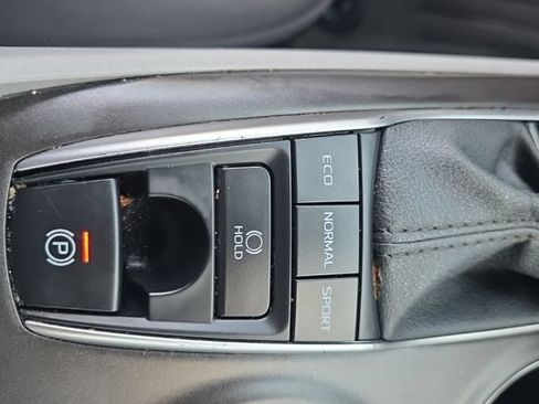 Certified 2022 Toyota Camry LE w/ Convenience Package AWD/4WD image 21