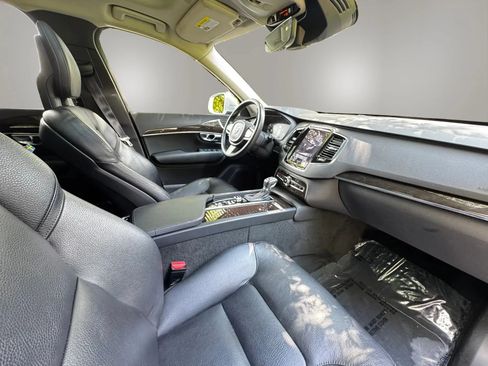 Used 2017 Volvo XC90 T6 Momentum w/ Vision Package AWD/4WD image 17