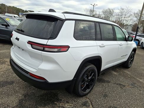 New 2025 Jeep Grand Cherokee L Altitude AWD/4WD image 5