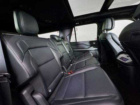 New 2025 Lincoln Navigator L Reserve w/ Jet Appearance Package image 30