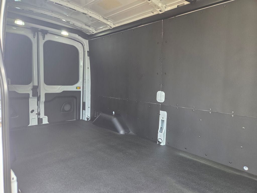 New 2026 Ford Transit 250 148 Medium Roof w/ Load Area Protection Package RWD image 11