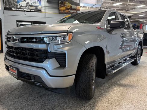 Used 2024 Chevrolet Silverado 1500 RST AWD/4WD image 3