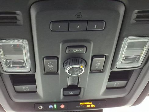 Certified 2024 Chevrolet Tahoe High Country w/ Advanced Technology Package image 33