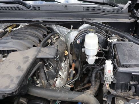Used 2016 Chevrolet Suburban LT AWD/4WD image 42