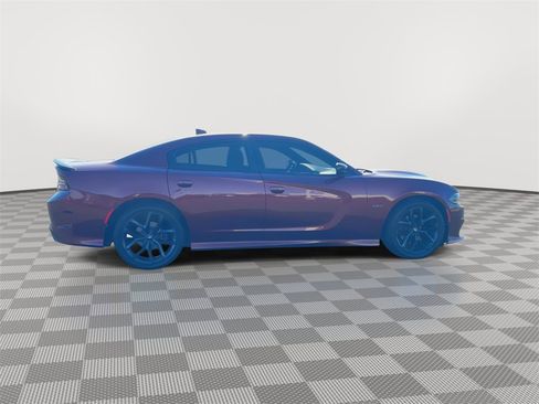 Used 2019 Dodge Charger R/T w/ Blacktop Package image 9