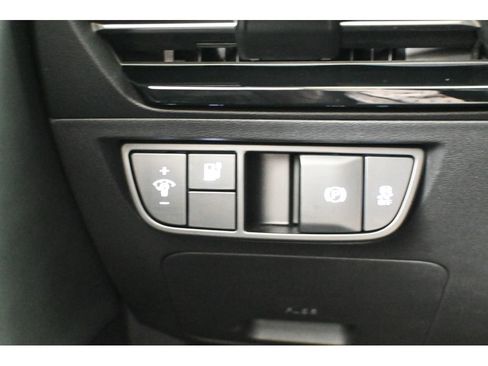 Used 2025 Kia EV6 Light AWD/4WD image 26