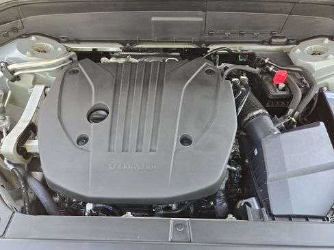 Certified 2025 Volvo XC90 B5 Ultra w/ Protection Package Premier image 44