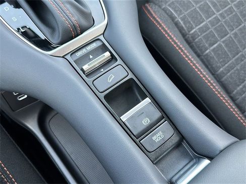 Certified 2025 Honda HR-V Sport image 31