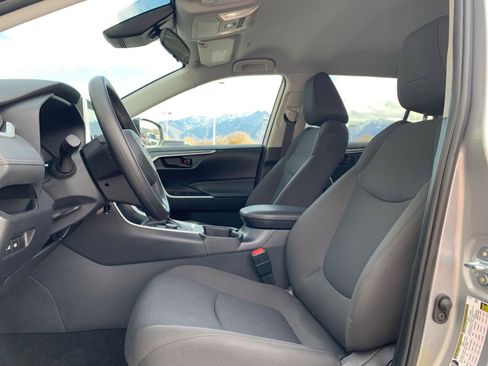 Used 2025 Toyota RAV4 LE image 25