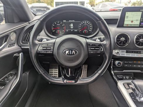 Used 2020 Kia Stinger GT2 image 12