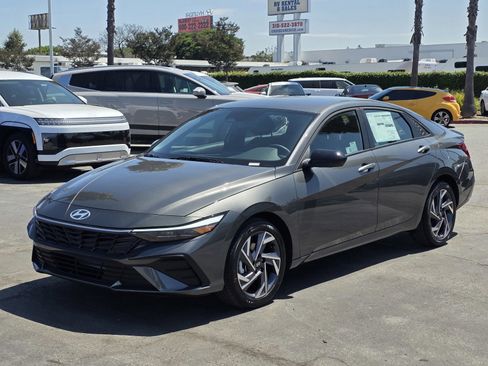 New 2025 Hyundai Elantra Sport image 13