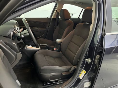 Used 2014 Chevrolet Cruze LT w/ Technology Package image 18