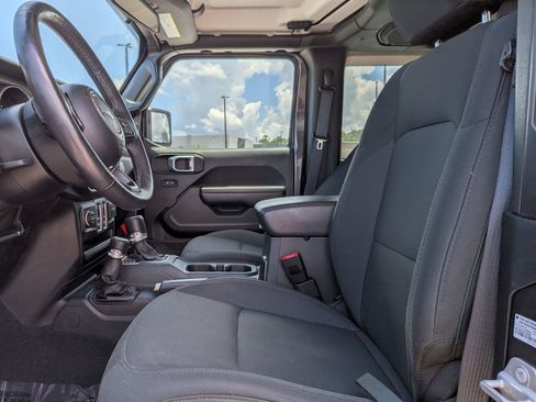 Used 2020 Jeep Wrangler Sport AWD/4WD image 5