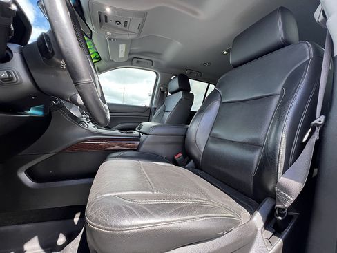 Used 2017 GMC Yukon XL SLT AWD/4WD image 28