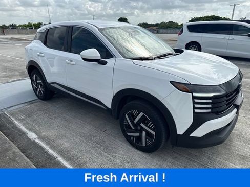 Used 2025 Nissan Kicks SV FWD image 12