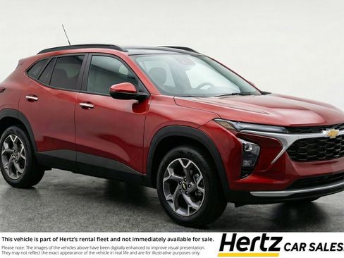 Used 2025 Chevrolet Trax LT w/ LT Convenience Package image 1