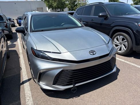 Used 2025 Toyota Camry LE AWD/4WD image 5