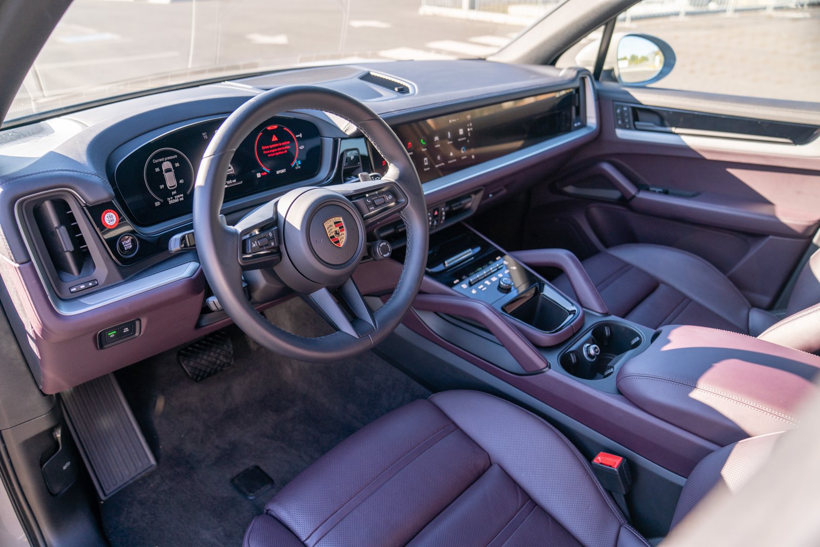 Certified 2024 Porsche Cayenne AWD/4WD image 4