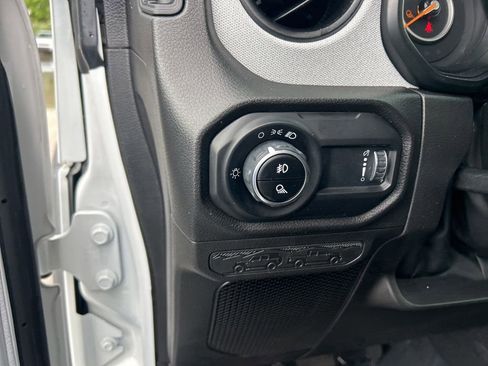 Certified 2024 Jeep Gladiator Sport image 34