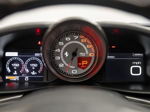 Used 2018 Ferrari GTC4Lusso T RWD image 25
