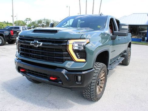 Used 2025 Chevrolet Silverado 2500 LT w/ Trail Boss Package AWD/4WD image 3