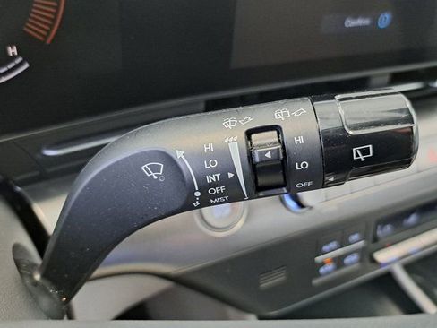 Used 2025 Hyundai Kona SEL FWD image 11