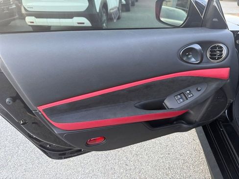 Used 2024 Nissan Z Performance w/ Floor Mat Package image 13
