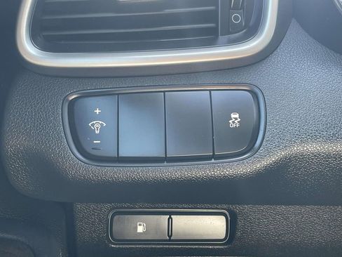 Used 2016 Kia Sorento FWD image 10