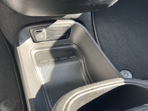 New 2026 Chrysler Pacifica Select FWD image 31