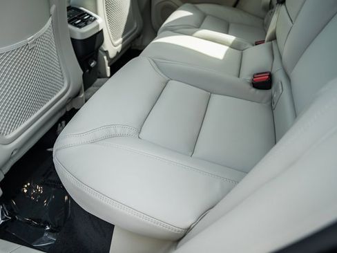 New 2026 Volvo XC60 B5 Ultra w/ Protection Package Premier image 29