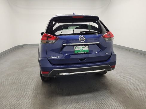 Used 2017 Nissan Rogue SV image 6