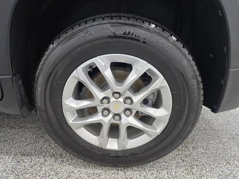 Used 2021 Chevrolet Traverse LT FWD image 33