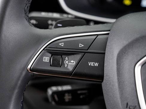 Used 2025 Audi Q3 2.0T Premium image 13