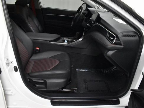 Used 2024 Toyota Camry image 14