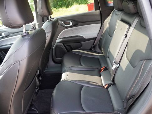 Certified 2023 Jeep Compass Latitude w/ Sun and Sound Group AWD/4WD image 17
