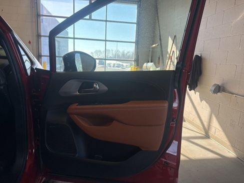 New 2026 Chrysler Pacifica Pinnacle AWD/4WD image 54