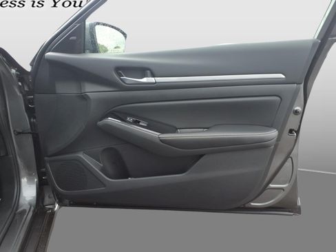Certified 2023 Nissan Altima 2.5 SV FWD image 28