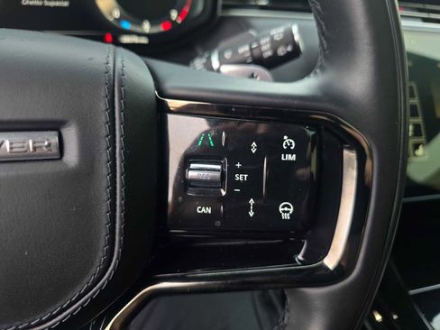 Used 2024 Land Rover Range Rover Sport Dynamic SE image 32