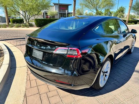 Used 2022 Tesla Model 3 RWD image 3