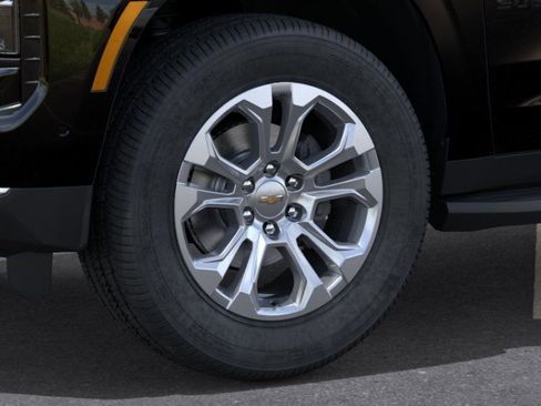New 2026 Chevrolet Suburban LT w/ Comfort Package AWD/4WD image 9
