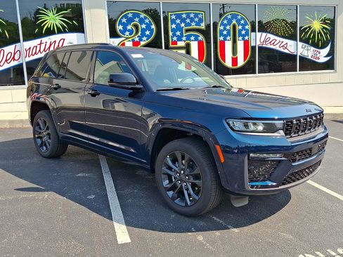 New 2026 Jeep Grand Cherokee Limited AWD/4WD image 2