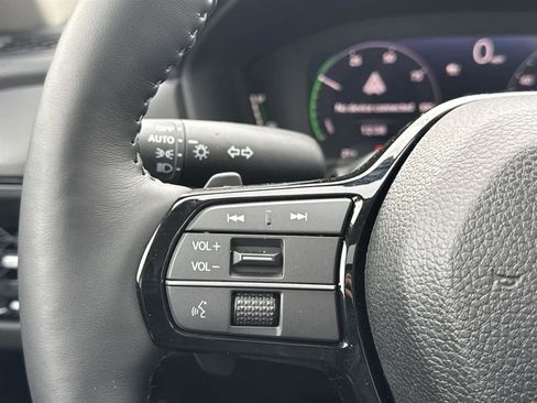 Used 2025 Honda Accord Touring image 19