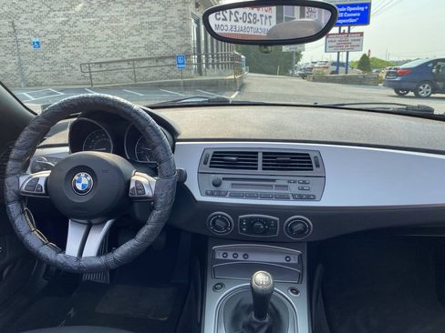Used 2004 BMW Z4 2.5i RWD image 22