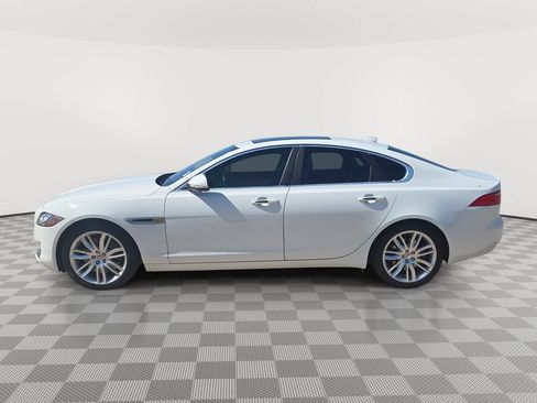 Used 2017 Jaguar XF Prestige RWD image 4