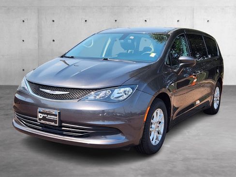 Used 2019 Chrysler Pacifica Touring image 25