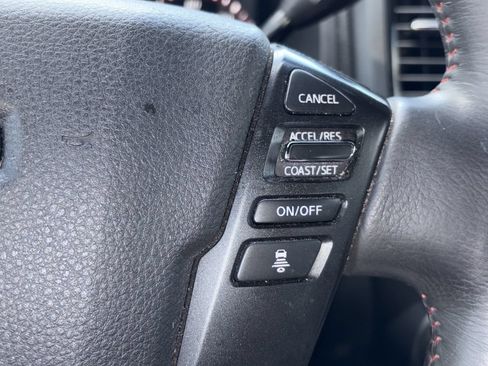 Used 2023 Nissan Titan PRO-4X w/ Pro-4x Convenience Package AWD/4WD image 15