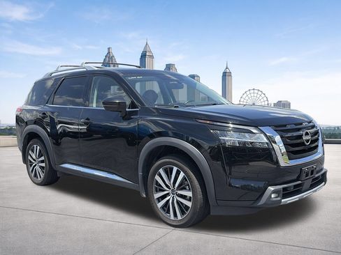 Certified 2022 Nissan Pathfinder Platinum w/ Cargo Package AWD/4WD image 15