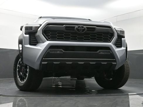 Used 2024 Toyota Tacoma TRD Off-Road AWD/4WD image 23