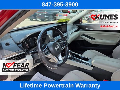 Used 2024 Nissan Altima 2.5 SV w/ SV Premium Package FWD image 20