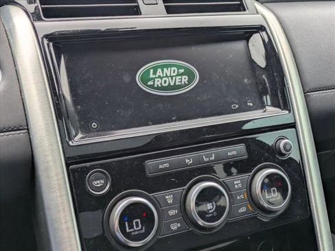 Used 2017 Land Rover Discovery HSE AWD/4WD image 14